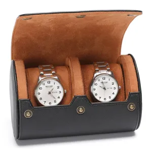Zwarte PU lederen horlogedoos roll met twee vakken en twee zilveren quartz horloges.