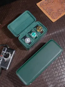 Leren horloge reisetui in groen, draagbare horlogekast organizer met meerdere vakken voor horloges.