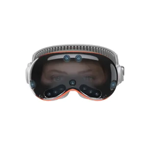 Gedetailleerd uitzicht op de beschermhoes voor MR-headset, nauwkeurige uitsparingen en strak.