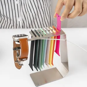 Edelstahl Apple Watch Armband Ständer und praktische Mehrschlitz Ladestation für Uhren.