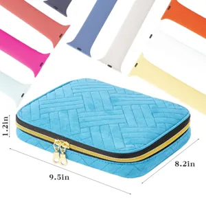 Gedetailleerd overzicht van een blauwe gewatteerde pluche opbergtas voor horlogebandjes maten.