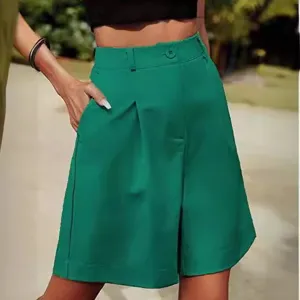 Women high-waisted loose straight casual green shorts wide-leg knee-length summer main view