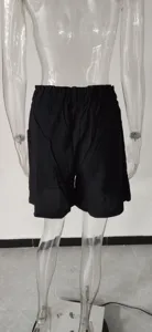 Schwarze Leinen Paperbag Shorts, lockerer, weites Bein lässiger Sommer Stil für Frauen.