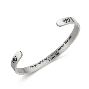 Edelstahl Armreif mit schöner Mutter Liebe Gravur Spruch für Damen Geschenk Detailansicht