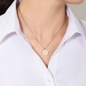 Rosa Gold Halskette mit zarter rosa Blumenanhänger und Diamant Detail für Frauen