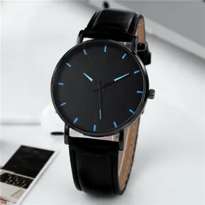 Herren minimalistische Quarzuhr mit schwarzem Lederarmband und blauen Indizes für Alltag.