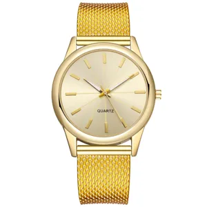 Orologio al quarzo dorato minimalista con cinturino in maglia da donna e uomo elegante polso