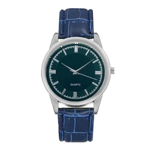 Heren quartz horloge met blauwe lederen band en donkere wijzerplaat voor zakenleven.