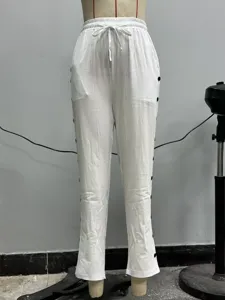 Pantalon Court Décontracté pour Femme Blanc en Coton et Lin avec Cordon de Serrage