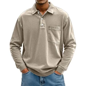 Herren Langarm Revers Polohemd mit Brusttasche und kontrastierenden Nähten Detail.