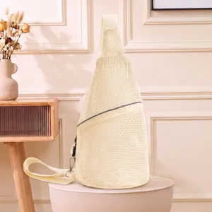Bolso cruzado de malla transpirable para hombres y mujeres, bolso de pecho deportivo ligero al aire libre.
