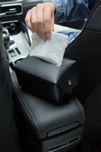 Caja de pañuelos para coche de cuero PU negro, soporte plegable impermeable para reposabrazos.