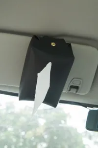 Caja de pañuelos para coche de cuero PU negro montada en visera, accesorio elegante.