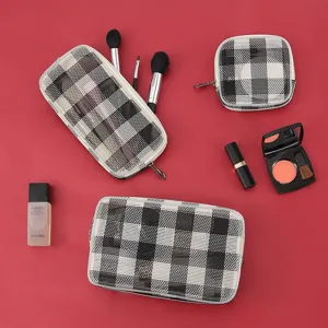 Juego de neceseres de viaje, organizador de maquillaje de malla en blanco y negro transpirable.