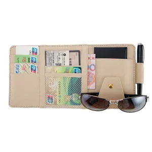 Organizador de parasol para coche beige con múltiples bolsillos, tarjetero y clip para gafas.