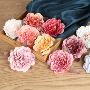 Künstliche Seide Pfingstrose Blumenköpfe Detail, bunte DIY Dekomaterial für Hochzeit.