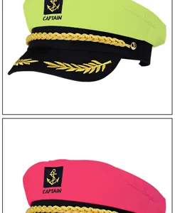 Vue détaillée de casquettes de capitaine de marin pour adultes en jaune néon et rose, idéales.