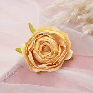 Künstlicher Rosenkopf DIY handgemachte Hintergrund dekorative gefälschte Blumen Requisite.