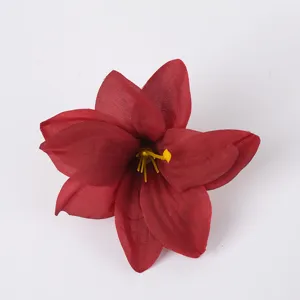 Künstlicher roter Lilienblütenkopf für DIY-Haarschmuck, Handarbeiten und Hochzeits-Foto-Requisiten.