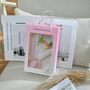 Mini Seifenrosen Blumenstrauß Geschenkbox in rosa Sichtfenster Tasche für Valentinstag Feier.