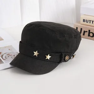 Casquette militaire noire lavée vintage avec des étoiles dorées, chapeau plat style décontracté.