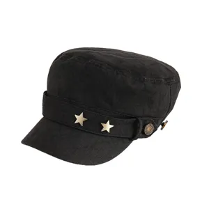Casquette militaire plate en coton noir avec décorations d'étoiles en métal et bouton.