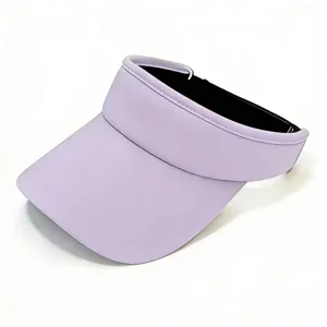 Visiera parasole lavanda dettaglio, tesa larga, tessuto leggero e traspirante estivo.