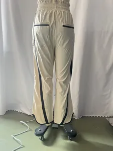 Casual losse trekkoord broek met contrasterende zijstrepen voor dagelijks gebruik.