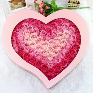 Boîte cadeau de fleurs de savon roses en forme de cœur, cadeau romantique pour la Saint-Valentin.