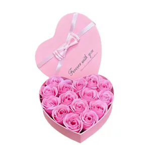 Valentinstag Geschenk Herz Schachtel mit 15 rosa Seifenrosen fur Freundin Geburtstag