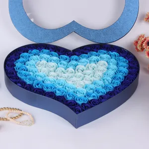Boite cadeau rose de savon en forme de coeur bleu degrade romantique saint valentin