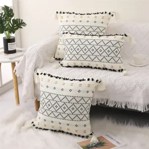 Housse de coussin décorative en coton tissé bohème avec pompons, coussin lombaire de canapé.