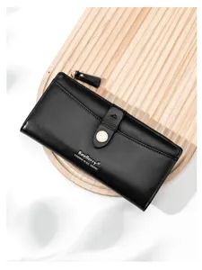 Portefeuille long noir pour femme en détail, grand porte-monnaie zippé en cuir PU élégant.