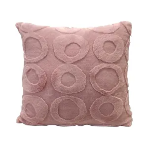 Gemütlicher rosa Plüsch Kissenbezug mit modernem Kreis Jacquard Design für Sofa und Wohnzimmer.