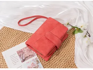 Damen kurze dreifach gefaltete Brieftasche matte Textur Kartenhalter mit Handschlaufe