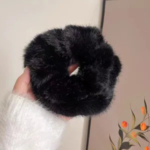 Elastico per capelli nero in pelliccia sintetica soffice, morbido fermaglio per autunno inverno.