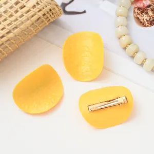 Simulation Puce de Pomme de Terre Pince à Cheveux Amusant Jeu Nourriture Pince Latérale Plastique Barrettes Pour Femmes Filles