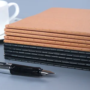 Notizbuch Set aus Kraftpapier mit Fadeneinheftung, blanko Seiten für Studium, Büro und Notizen.