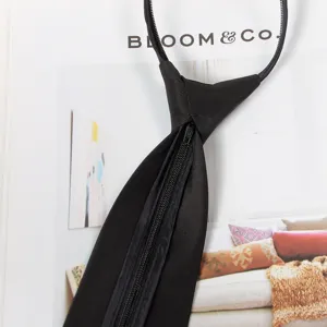 Black zipper necktie for men and women, classic Japanese JK style shirt decoration accessory.