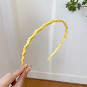 Candy color wavy headband, sweet thin hair hoop with teeth, glossy anti-slip hair accessory.