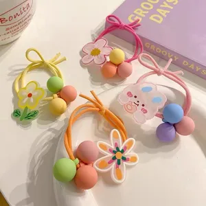 Coleteros de flores de color caramelo dulce con bonitos abalorios de resina y cuentas.