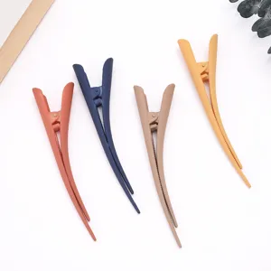 Matte finish duckbill hair clip detail, featuring non-slip teeth and Morandi colors.
