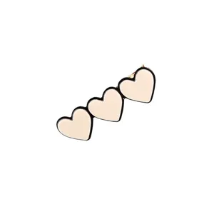 Chic triple heart hair clip with black border design, perfect for sweet and stylish daily looks.