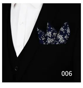 Pañuelo de bolsillo azul oscuro con flores para hombre, elegante accesorio de traje.