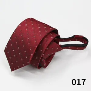 Cravatta con cerniera rossa da uomo con motivo a quadri bianchi, dettaglio 6cm.