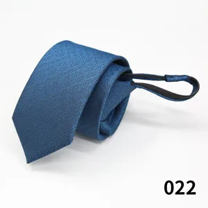 Dettaglio cravatta con zip a motivo blu, cravatta formale da uomo d'affari da 6 cm per professionisti.