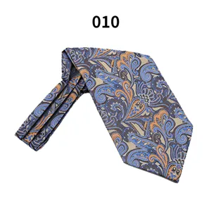 Detailansicht der Luxus Paisley Krawatte in Blau Braun, edles Business Herren Accessoire.