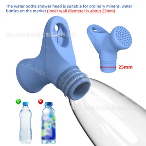 Cabezal de ducha portátil para botellas de agua mineral, ideal para jardín y exteriores.