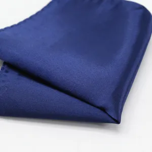 Pañuelo de bolsillo de satén azul marino para hombre traje pantalla principal doblada