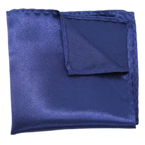 Pañuelo de bolsillo de satén azul oscuro para hombre, accesorio formal elegante.
